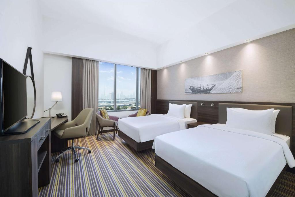 Горящие туры в отель Hampton by Hilton Dubai Airport Дубай (город)