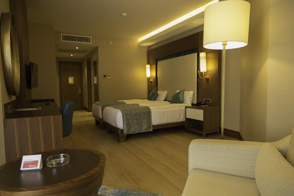 Ramada Hotel & Suite Kusadasi, Кушадасы цены