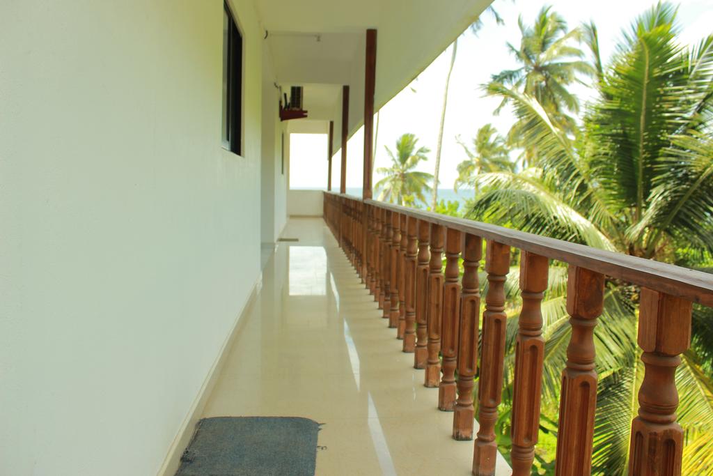 Горящие туры в отель W&D Beach Resort Матара Шри-Ланка