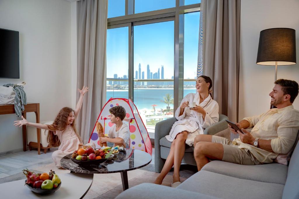 Отзывы про отдых в отеле, Th8 Palm Dubai Beach Resort Vignette Collection