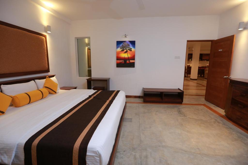 Refresh Hotel Hikkaduwa, Шри-Ланка, Хиккадува, туры, фото и отзывы