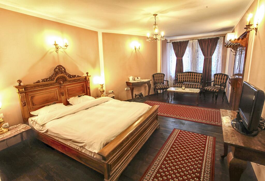Готель, Hotel Evmolpia