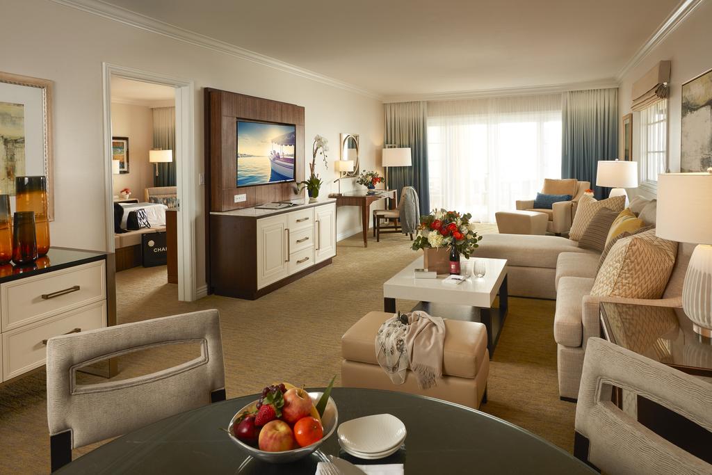 Відпочинок в готелі Balboa Bay Resort & Spa