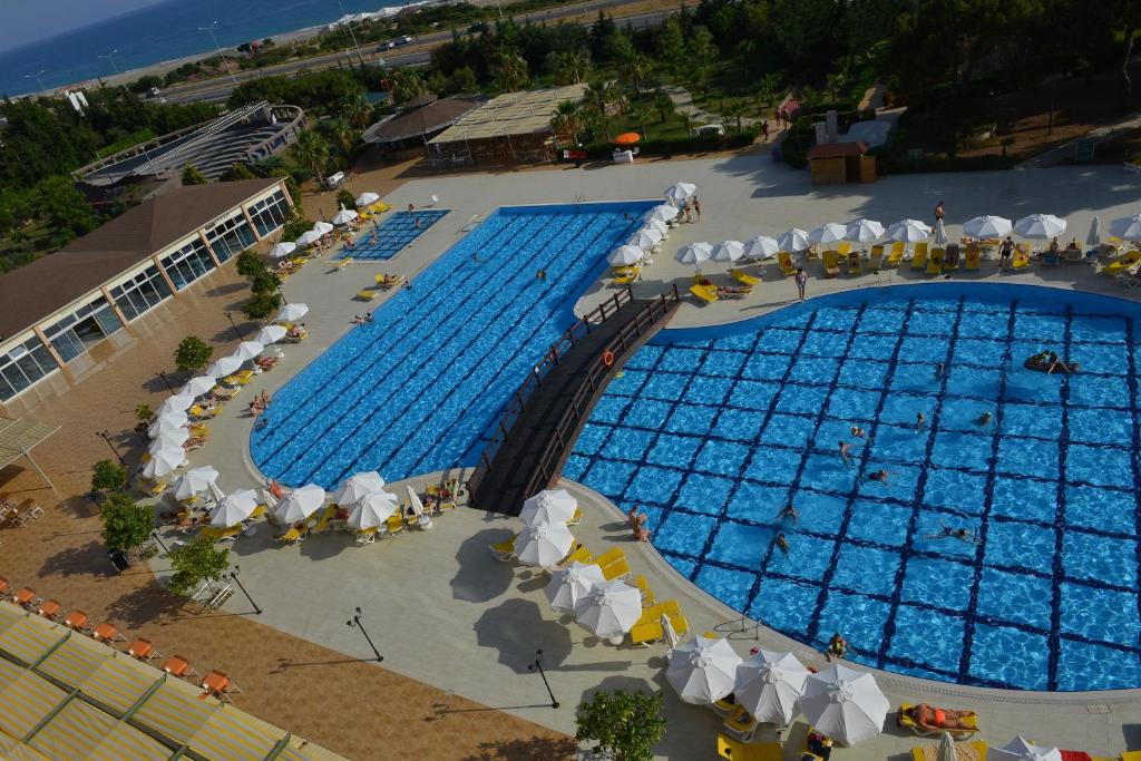Готель, Laphetos Beach Resort & Spa