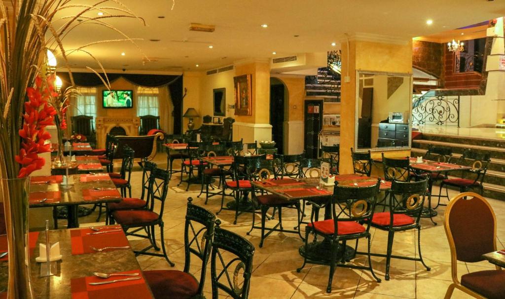 Ceny hoteli Al Maha Regency Hotel Suites