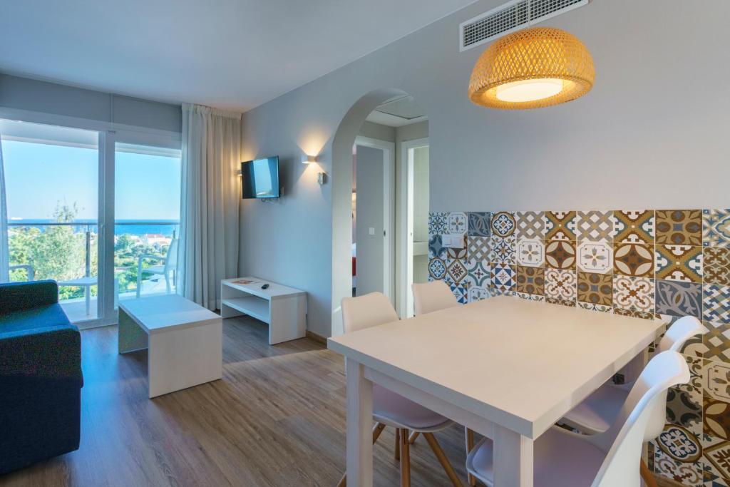 Hotel & Water Park Sur Menorca цена