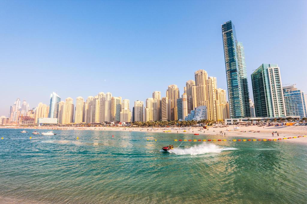 Dubaj (hotele przy plaży) Roda Amwaj Suites Jumeirah Beach Residence