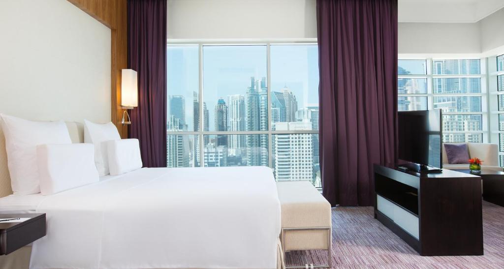 Отдых в отеле Pullman Dubai Jumeirah Lakes Towers