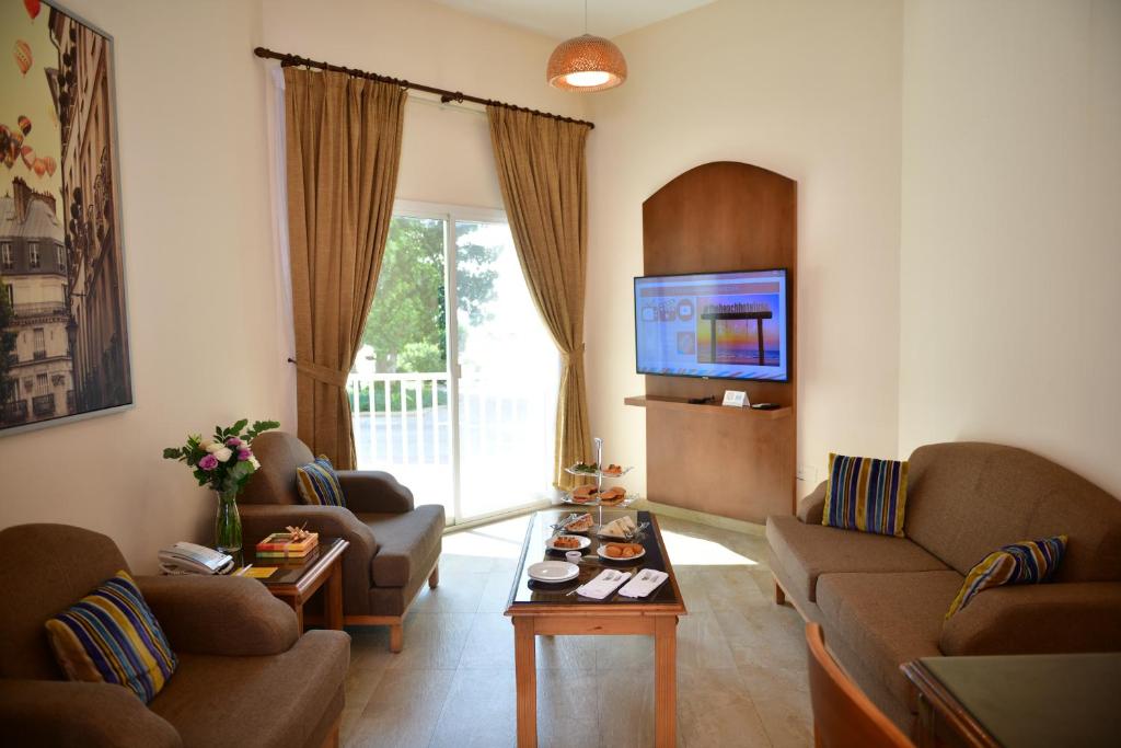 Відгуки про готелі Umm Al Quwain Beach Hotel