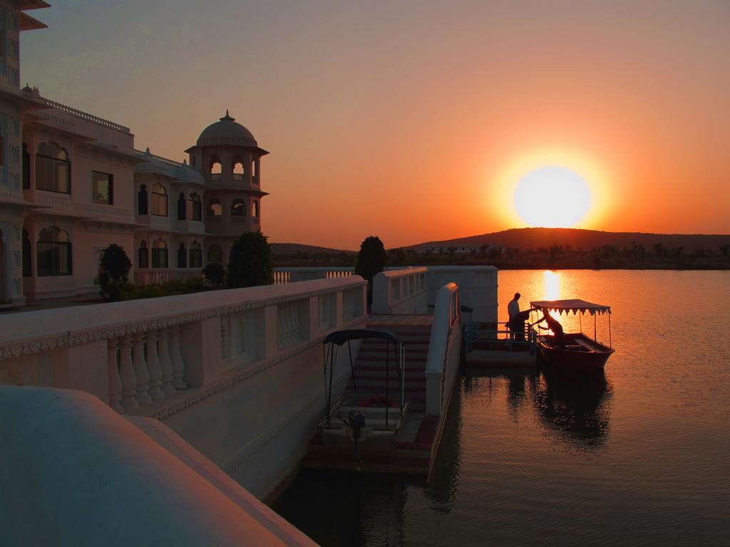 Отзывы об отеле Lake Palace Nahargarh