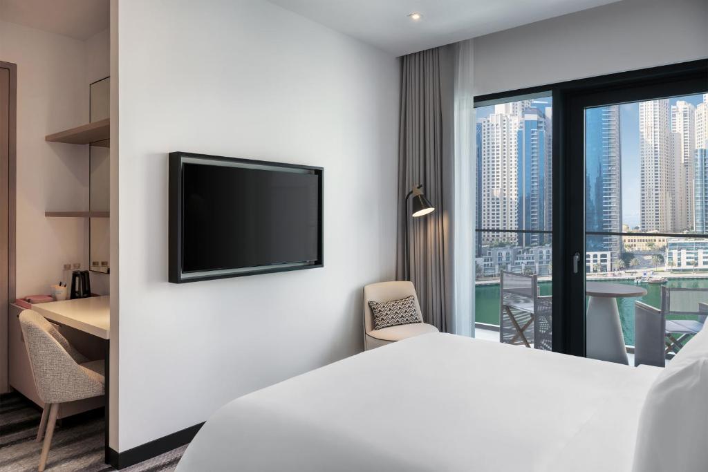 Hotel, 4, Vida Dubai Marina and Yacht Club