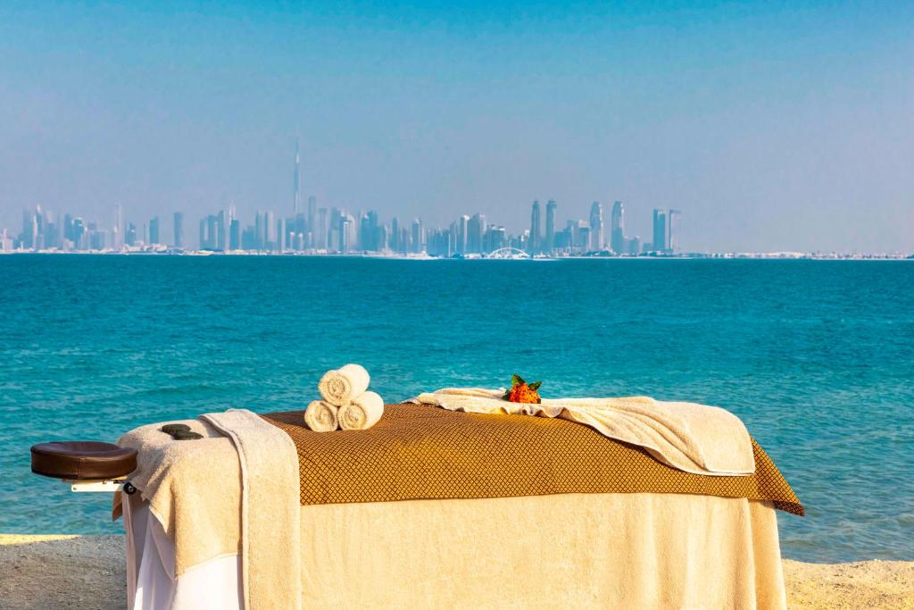 Відпочинок в готелі Anantara World Island Dubai Resort Дубай Пальма