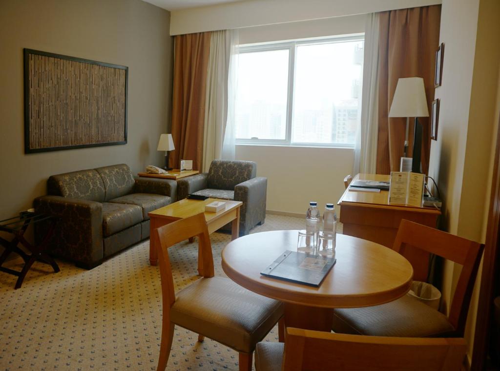 Отель, ОАЭ, Шарджа, Golden Tulip Hotel Apartments