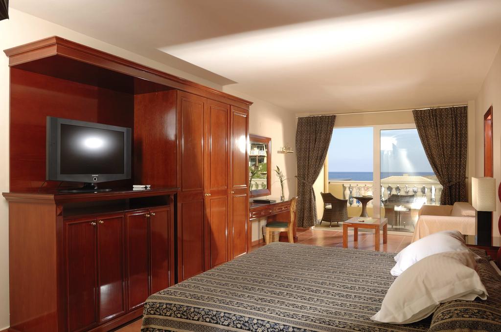 Відгуки про відпочинок у готелі, Radisson Blu Beach Resort Crete (ex. Minos Imperial)
