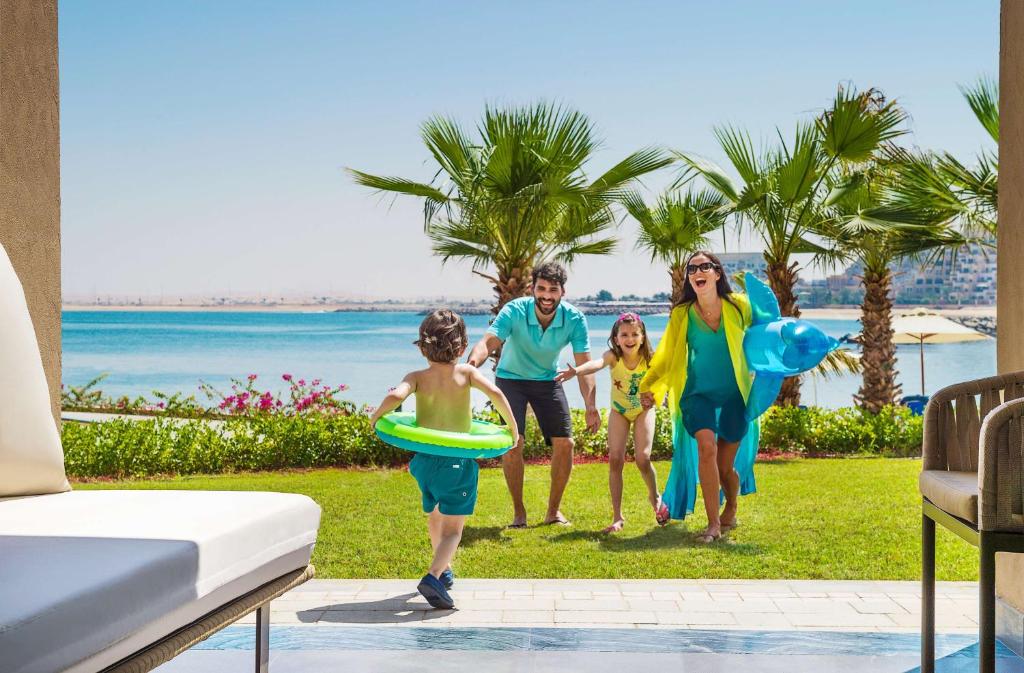 Doubletree by Hilton Resort & Spa Marjan Island, Рас-ель-Хайма, ОАЭ, фотографії турів