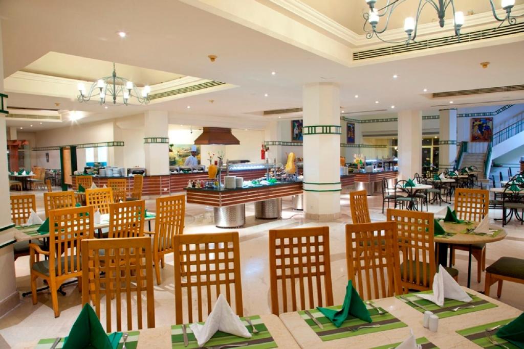 Туры в отель Coral Beach Rotana Resort Montazah Шарм-эль-Шейх Египет