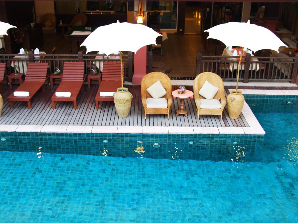 Pattaya Sarita Chalet & Spa Hotel 
