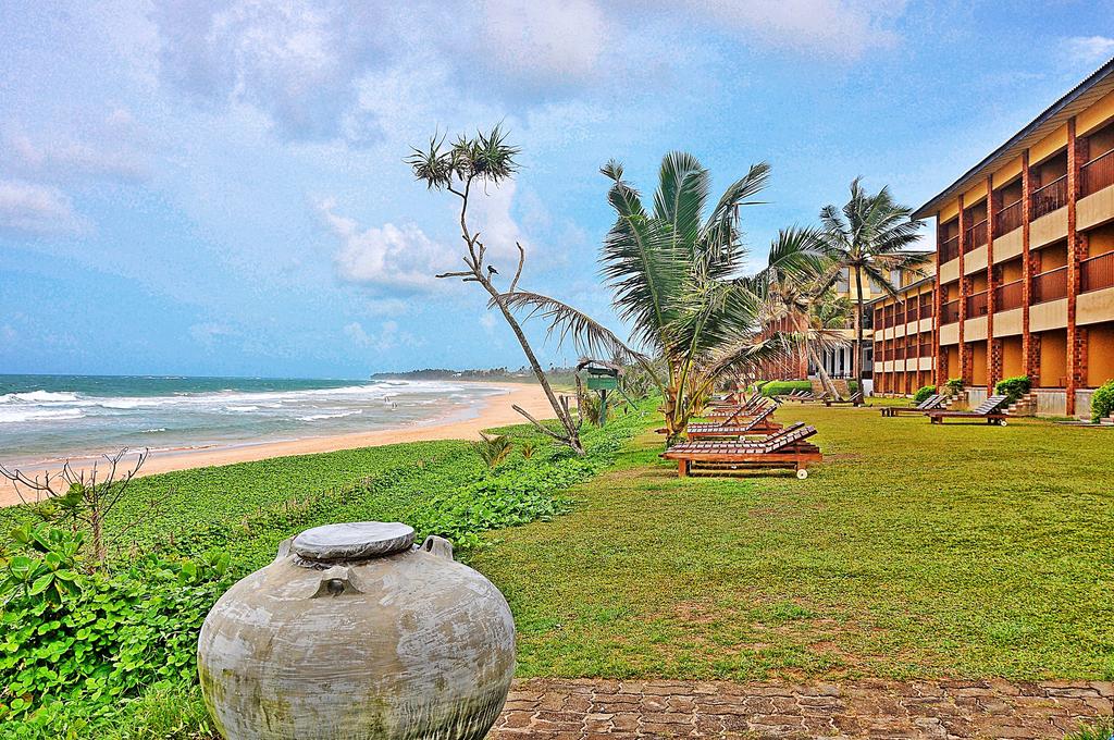 The Long Beach Resort, Коггала, Шрі-Ланка, фотографії турів