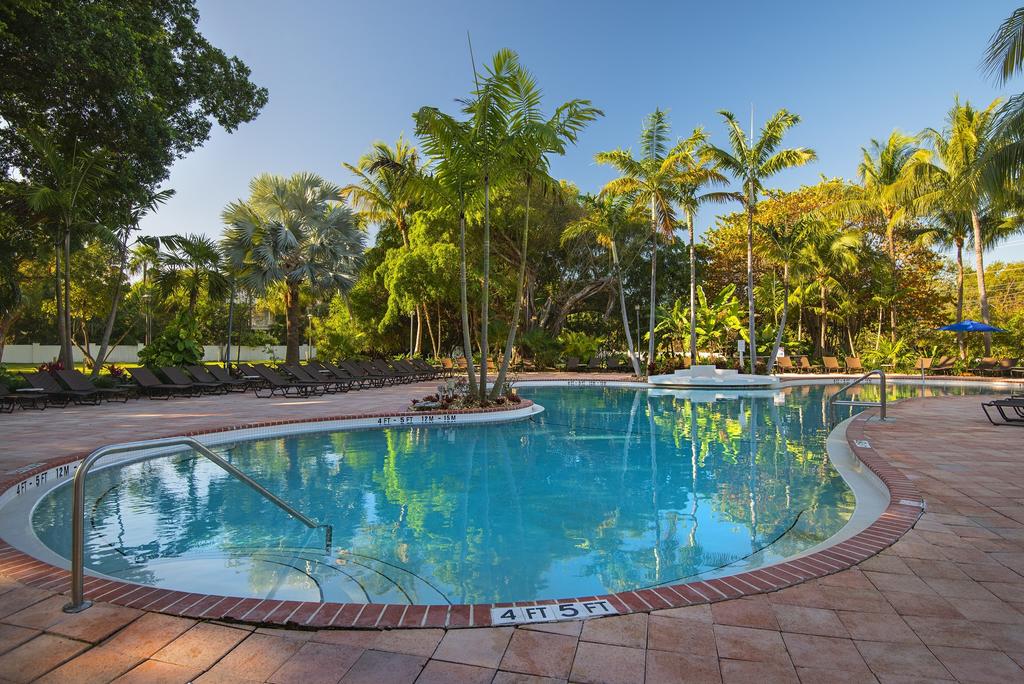 Відпочинок в готелі Hawks Cay Resort Кі-Вест США