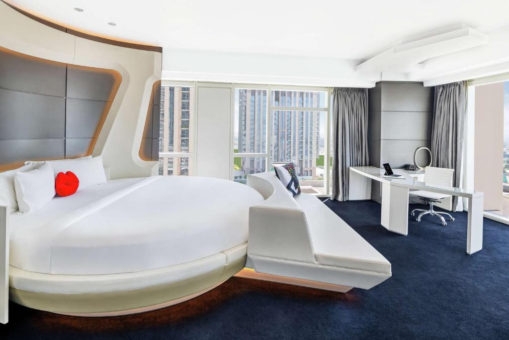 Горящие туры в отель V Hotel Dubai, Curio Collection by Hilton
