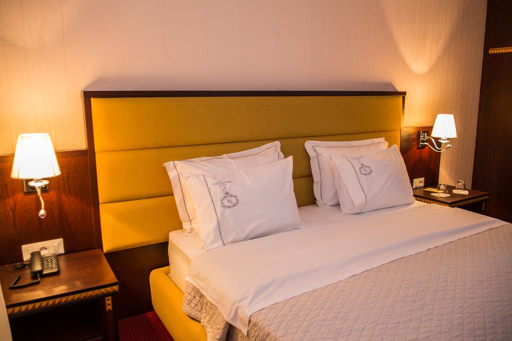 Відпочинок в готелі Santa Quaranta Premium Resort