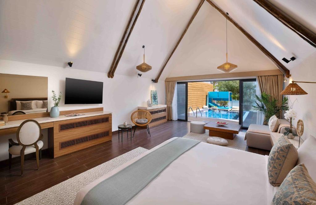 Готель, Anantara World Island Dubai Resort