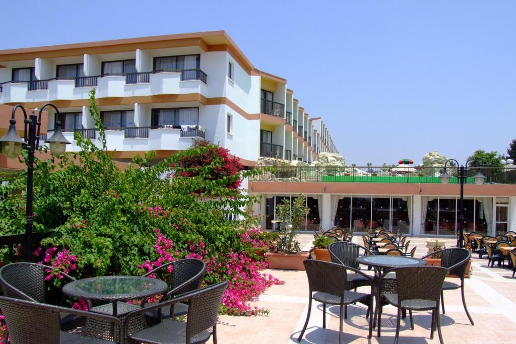 Гарячі тури в готель Avlida Hotel Пафос Кіпр
