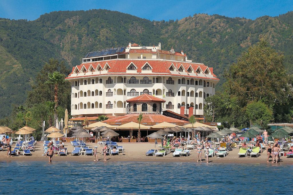Fortuna Beach Hotel фото туристів