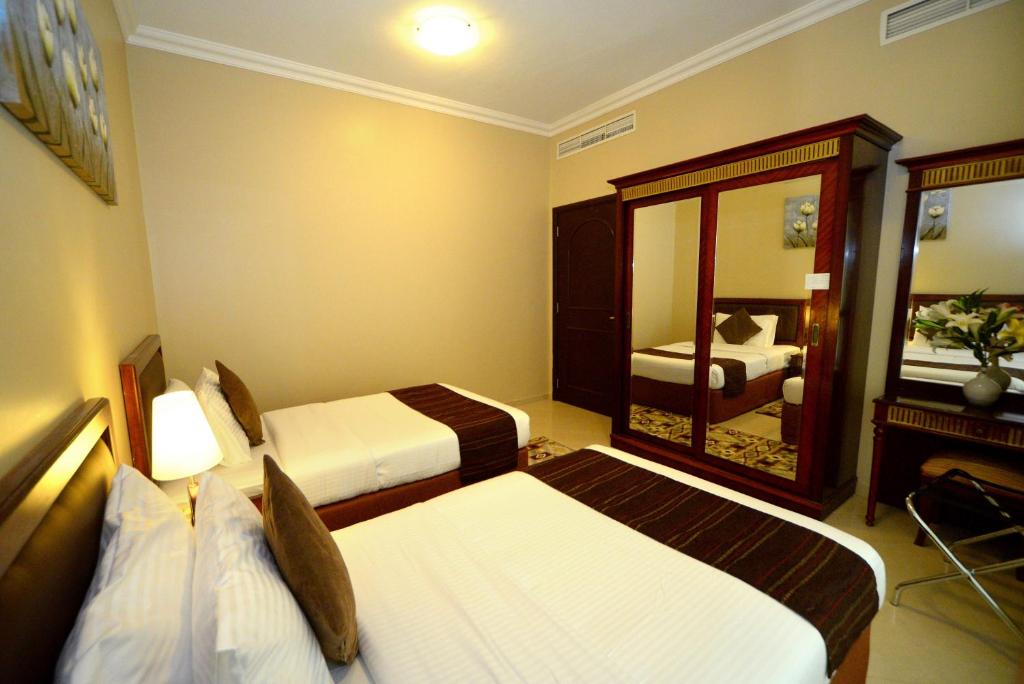 Reviews of tourists Emirates Stars Hotel Apartments Sharjah