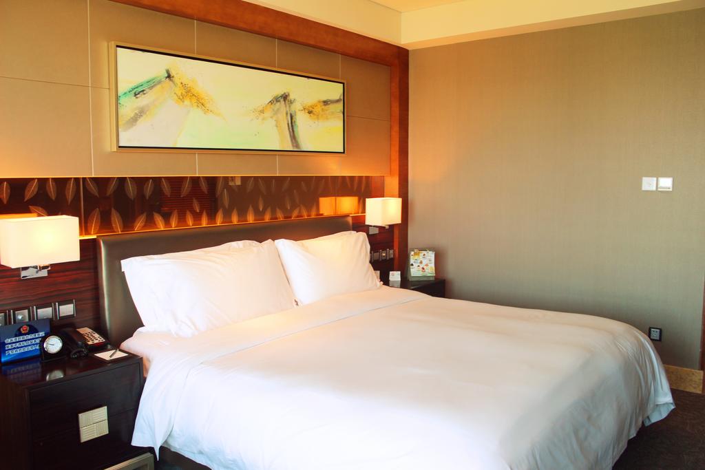 Горящие туры в отель Radegast Hotel Beijing Lake View Пекин Китай