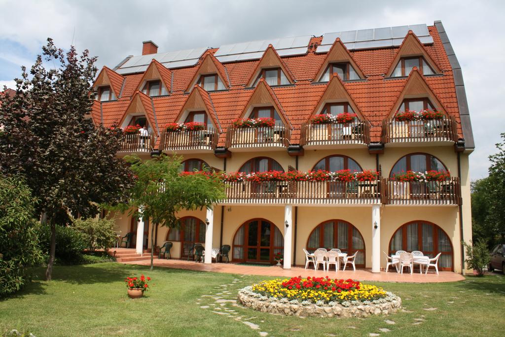Горящие туры в отель Agnes Hotel Хевиз Венгрия