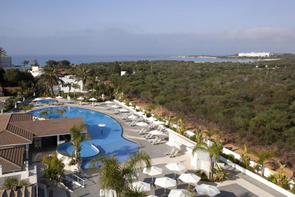 Відпочинок в готелі Fun&Sun Club Christofinia Ая-Напа Кіпр