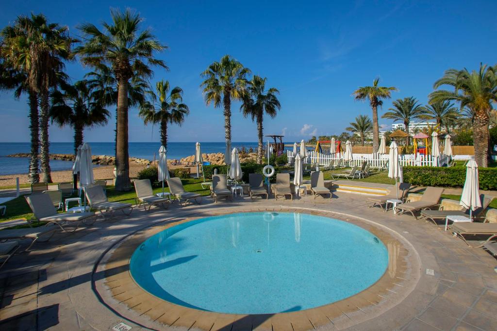 Louis Ledra Beach Hotel фото туристів