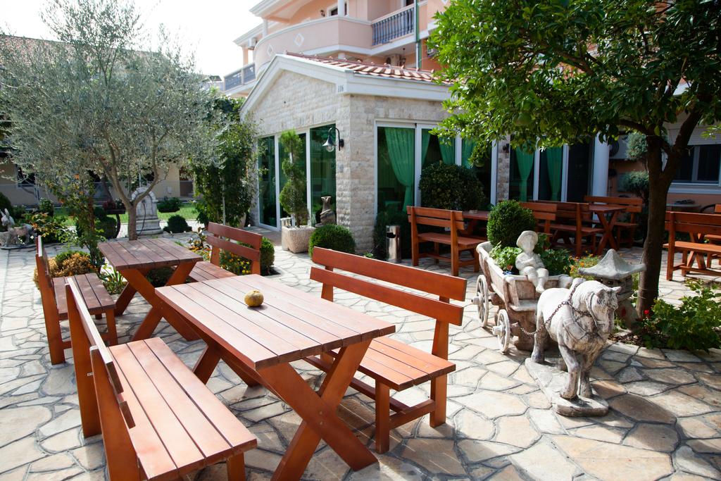 Apartments «Villa Holiday» Czarnogóra ceny