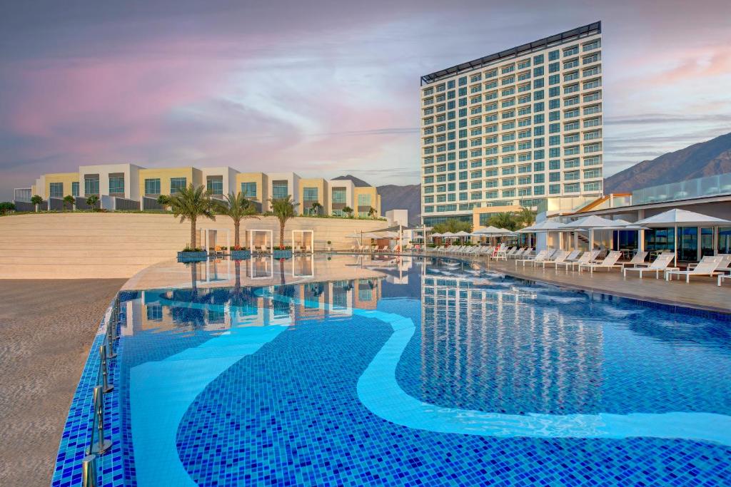 Royal M Al Aqah Beach Hotel and Resort, Фуджейра, фотографии туров
