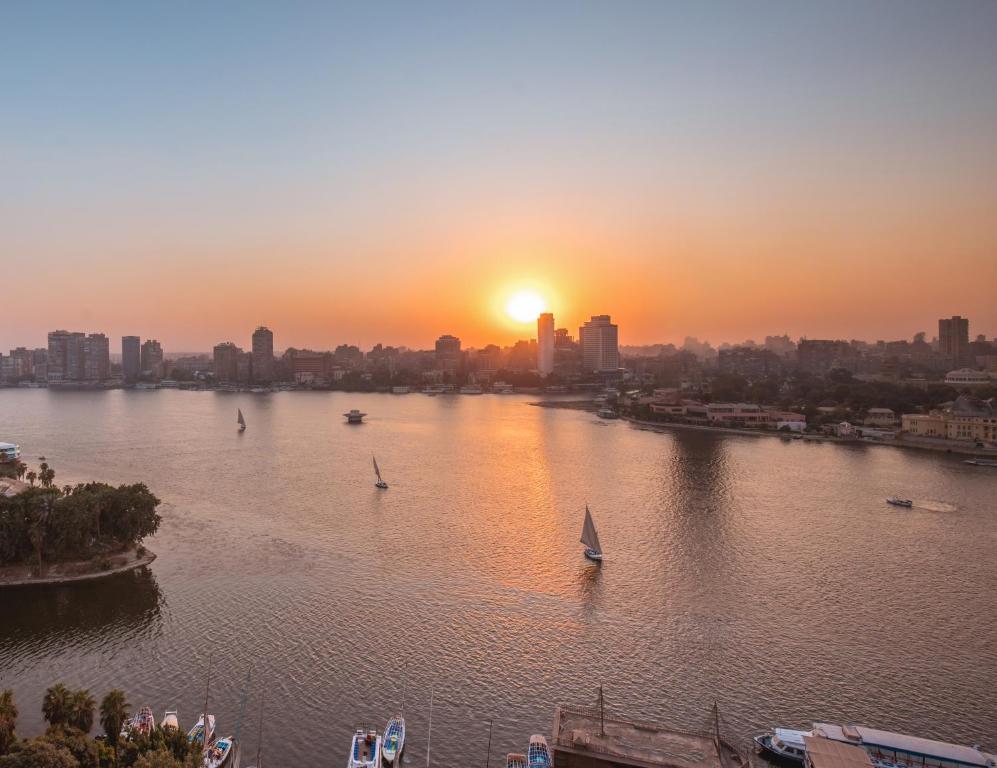 Туры в отель Four Seasons Nile Plaza Каир