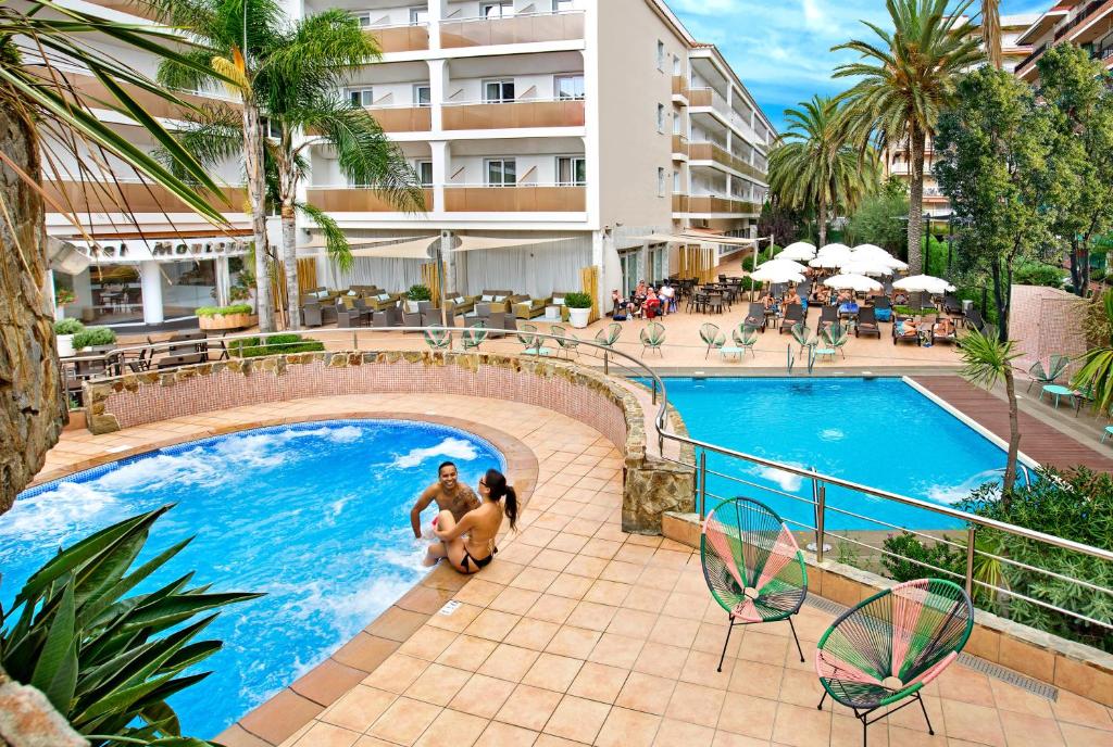 Sumus Hotel Monteplaya, Hiszpania, Costa de Barcelona-Maresme, wakacje, zdjęcia i recenzje