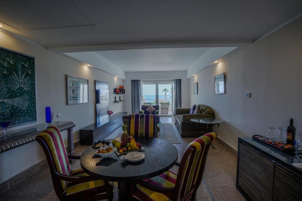 Відгуки про готелі Royal Monte Carlo Sharm Resort