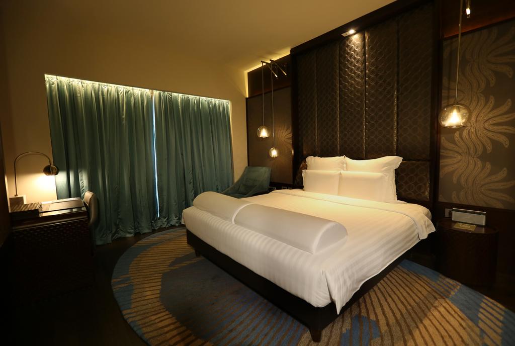 Ціни в готелі Hotel Pullman New Delhi Aerocity