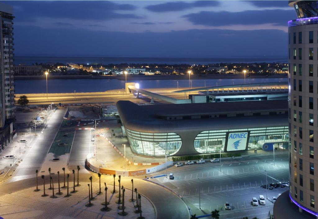 Premier Inn Abu Dhabi Capital Centre, Zjednoczone Emiraty Arabskie, Abu Dabi, wakacje, zdjęcia i recenzje