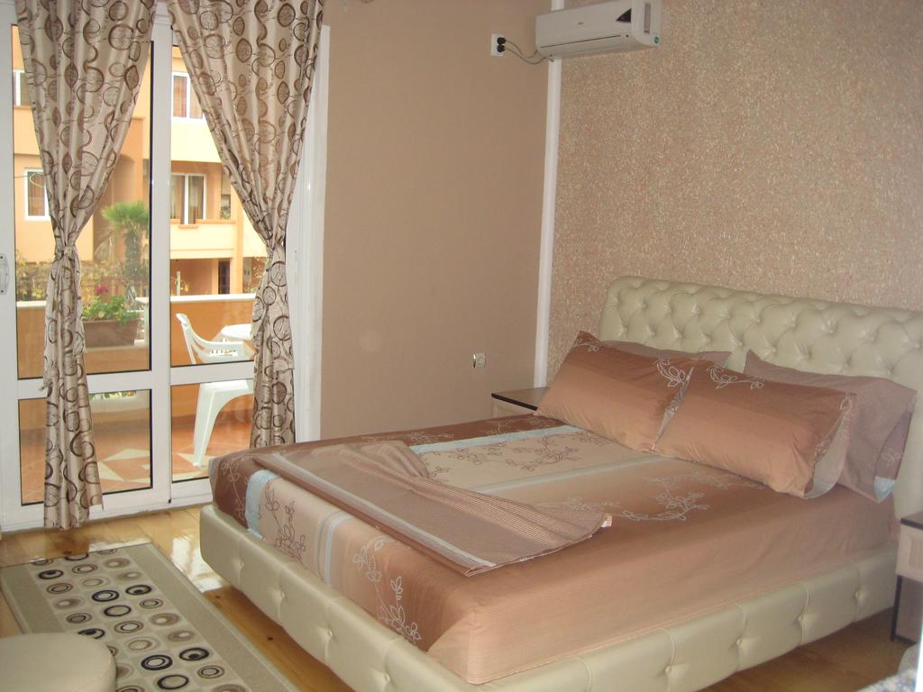 Туры в отель Apartments «Villa Holiday» Улцинь Черногория