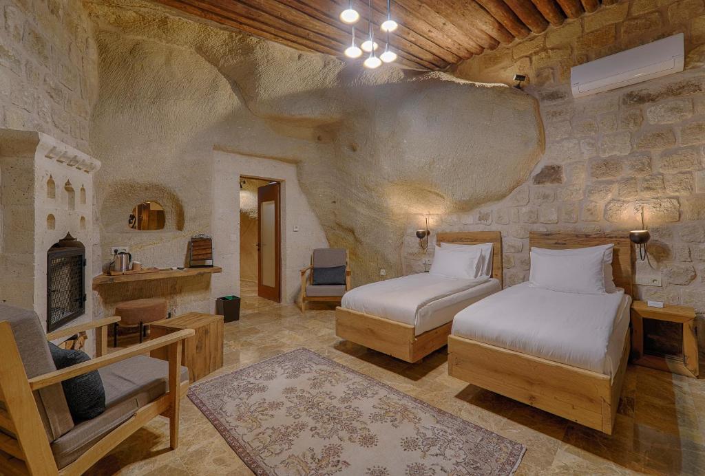 Відгуки про готелі Solem Cave Suites