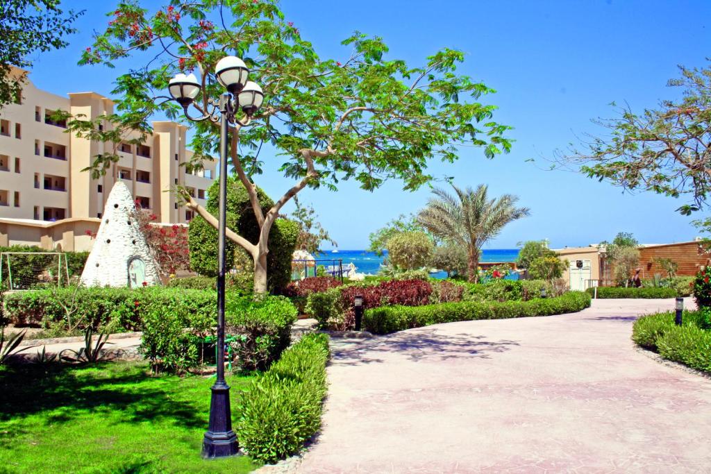 Отдых в отеле King Tut Aqua Park Beach Resort Хургада Египет