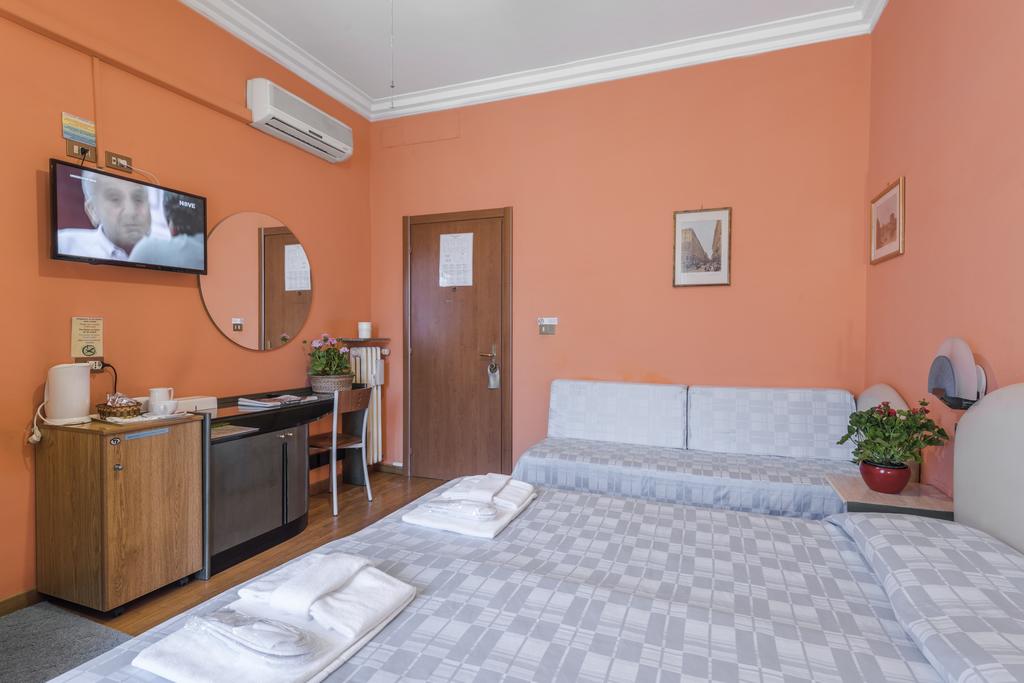 Ціни в готелі Alessandro a San Pietro Best Bed