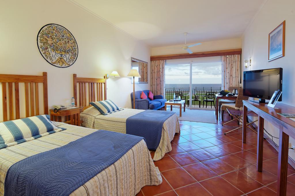 Hot tours in Hotel Hotel Albatroz Beach & Yacht Club Funchal