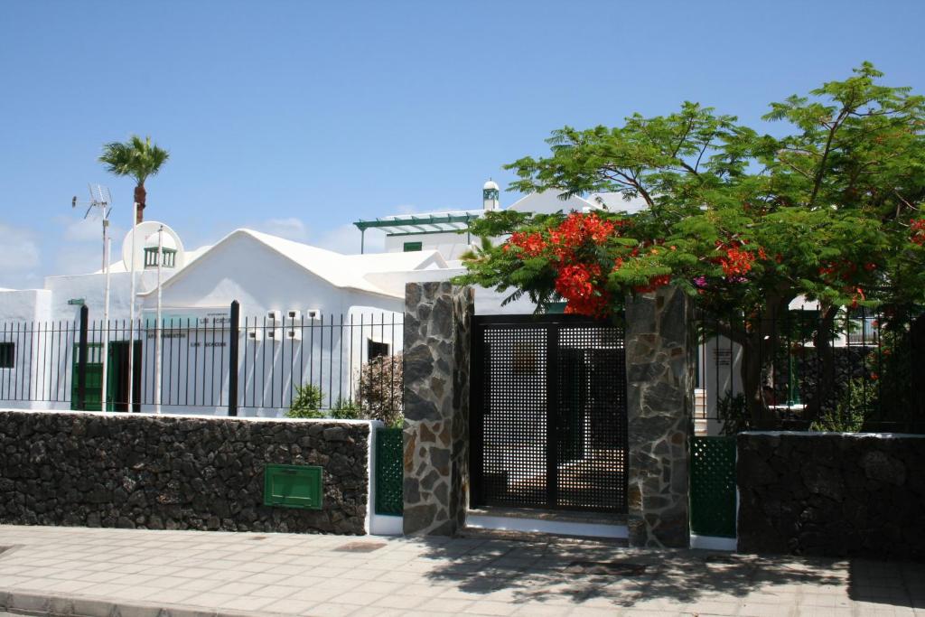 Отдых в отеле Las Acacias Лансароте (остров)