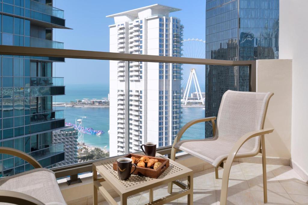 Дубай (пляжные отели) Movenpick Hotel Jumeirah Beach