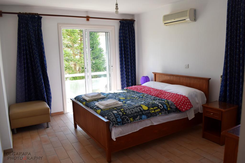 Горящие туры в отель Pelides Apartments Larnaca