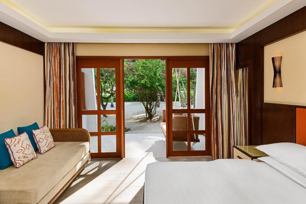 Відгуки гостей готелю Sheraton Maldives Full Moon Resorts & Spa