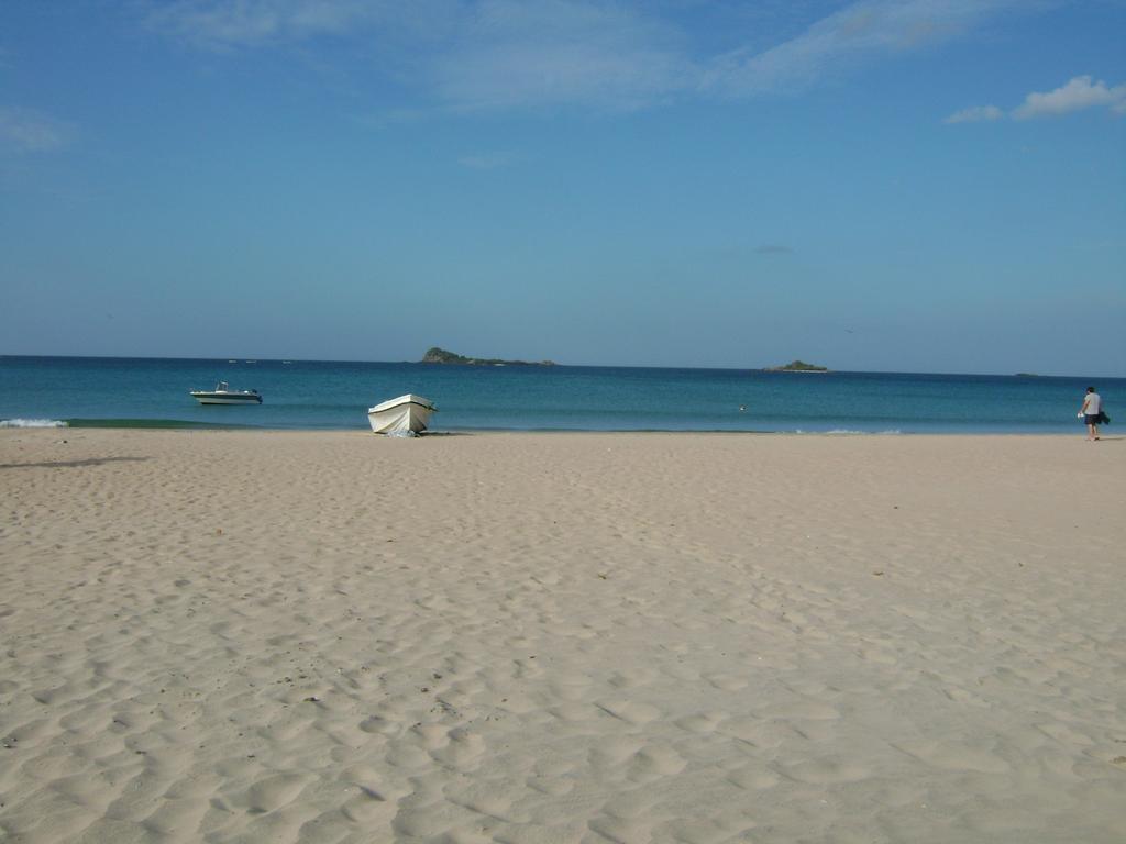 Pigeon Island Beach Resort, Trikunamalaja